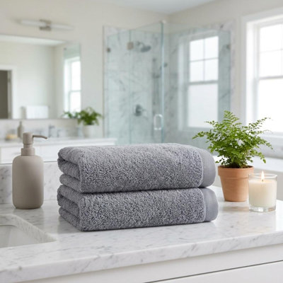 Ensemble de deux serviettes de toilette en coton turc gris pâle, 40 x 75 cm