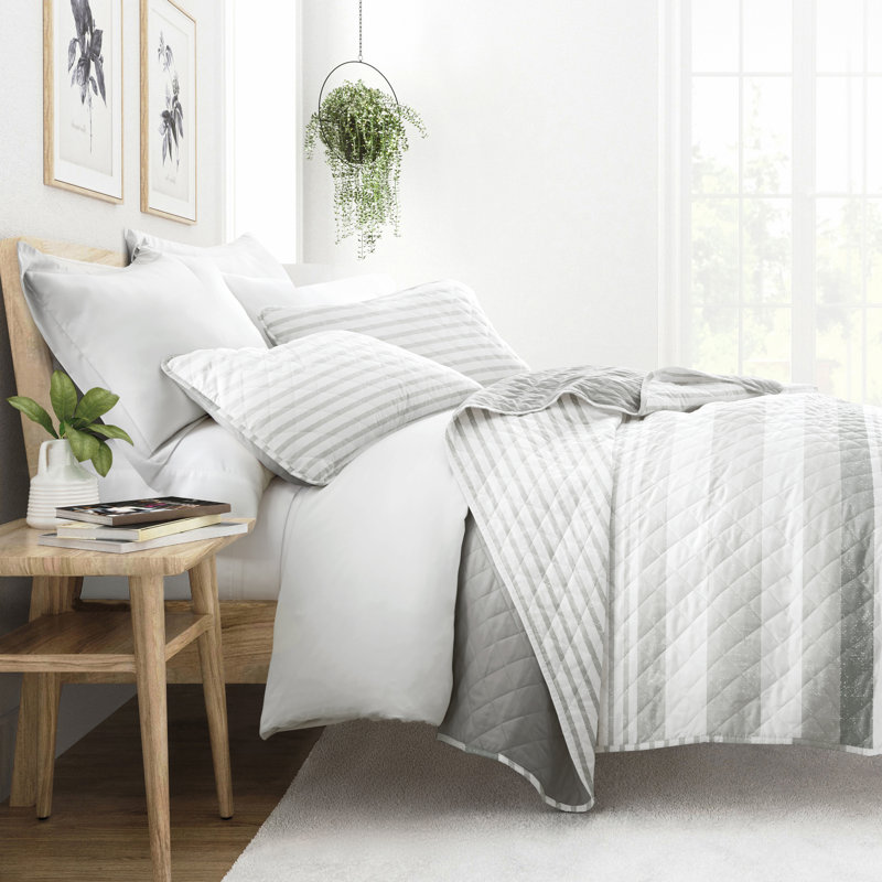 Becky Cameron Quilt, King Quilt + 2 King Shams