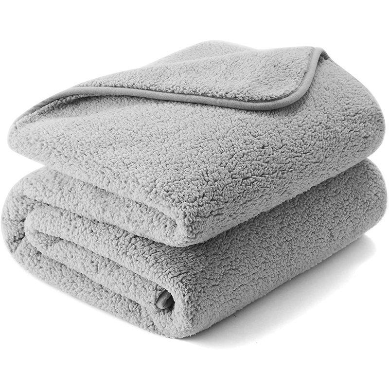 Couverture imperméable en molleton Sherpa, 55" L x 39" W