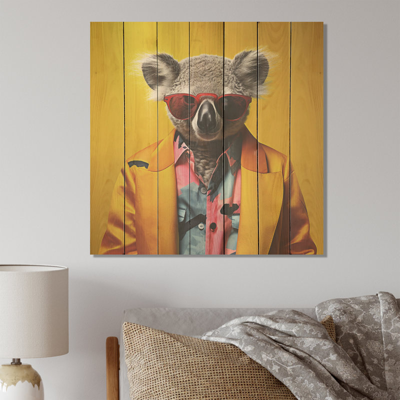 Jaune en costume koala I - animal koala sur bois, H 25 po x l 25 po