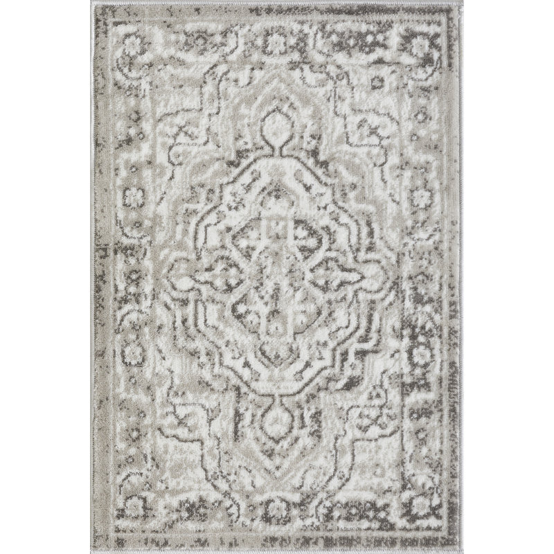 Raghdah Oriental Indoor Rug, Rectangle 2' x 3'