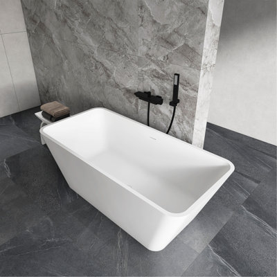 Baignoire de trempage autoportante à surface solide de 67 pouces pour salle de bain