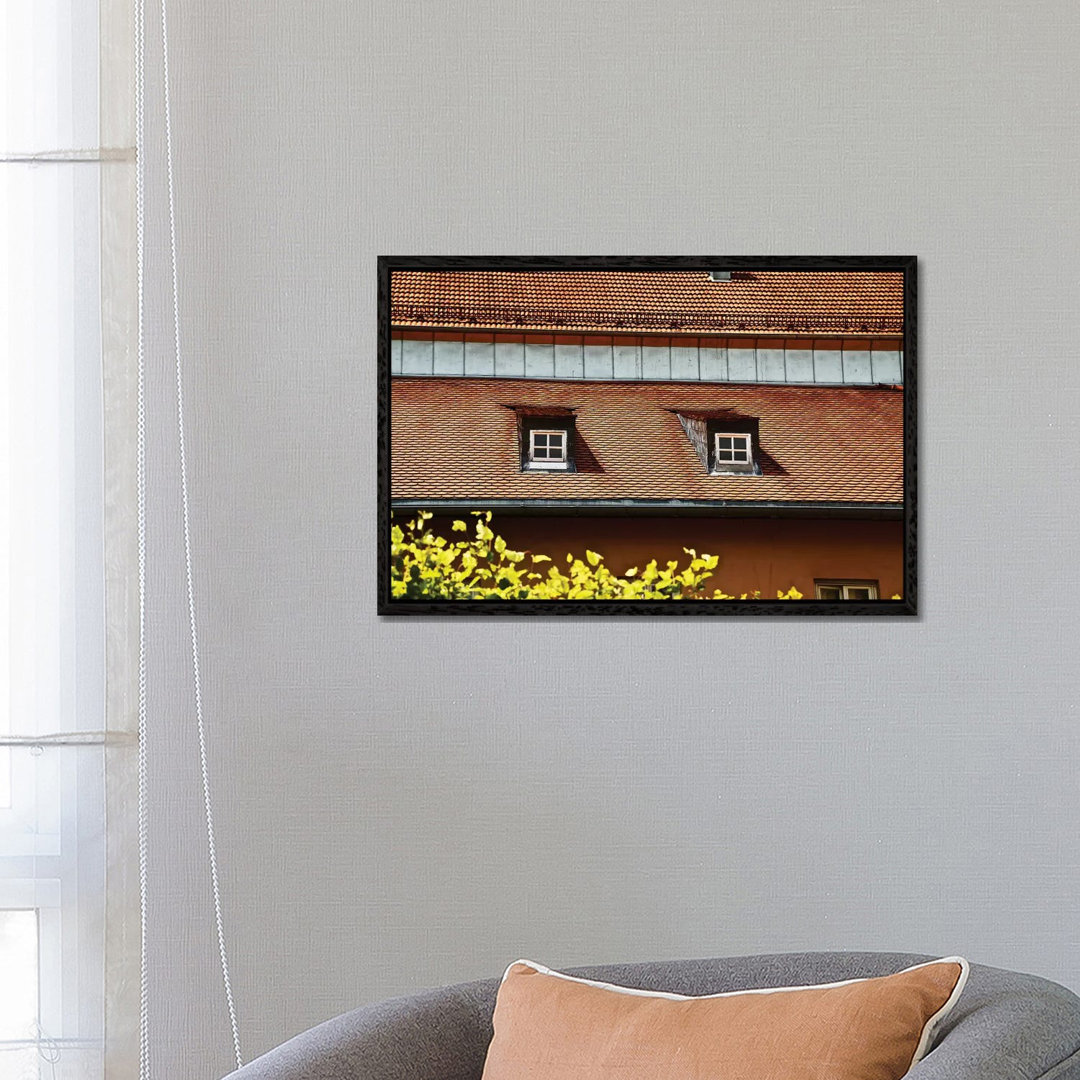 Double Window Rooftop von Susan Vizvary - Galerie-verpackte Leinwand Giclée auf Leinwand