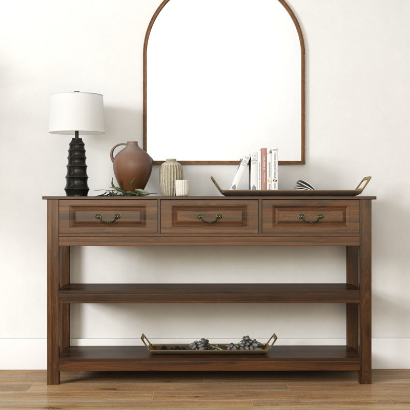 Console de 63 pouces en bois avec 3 tiroirs, façades de tiroirs encastrées en panneau de fibres à densité moyenne moulées avec poignées en métal antique rétro, 2 tablettes de rangement ouvertes, pieds de 2,2 po x 1,4 po d'épaisseur, entrée de table de canapé rustique