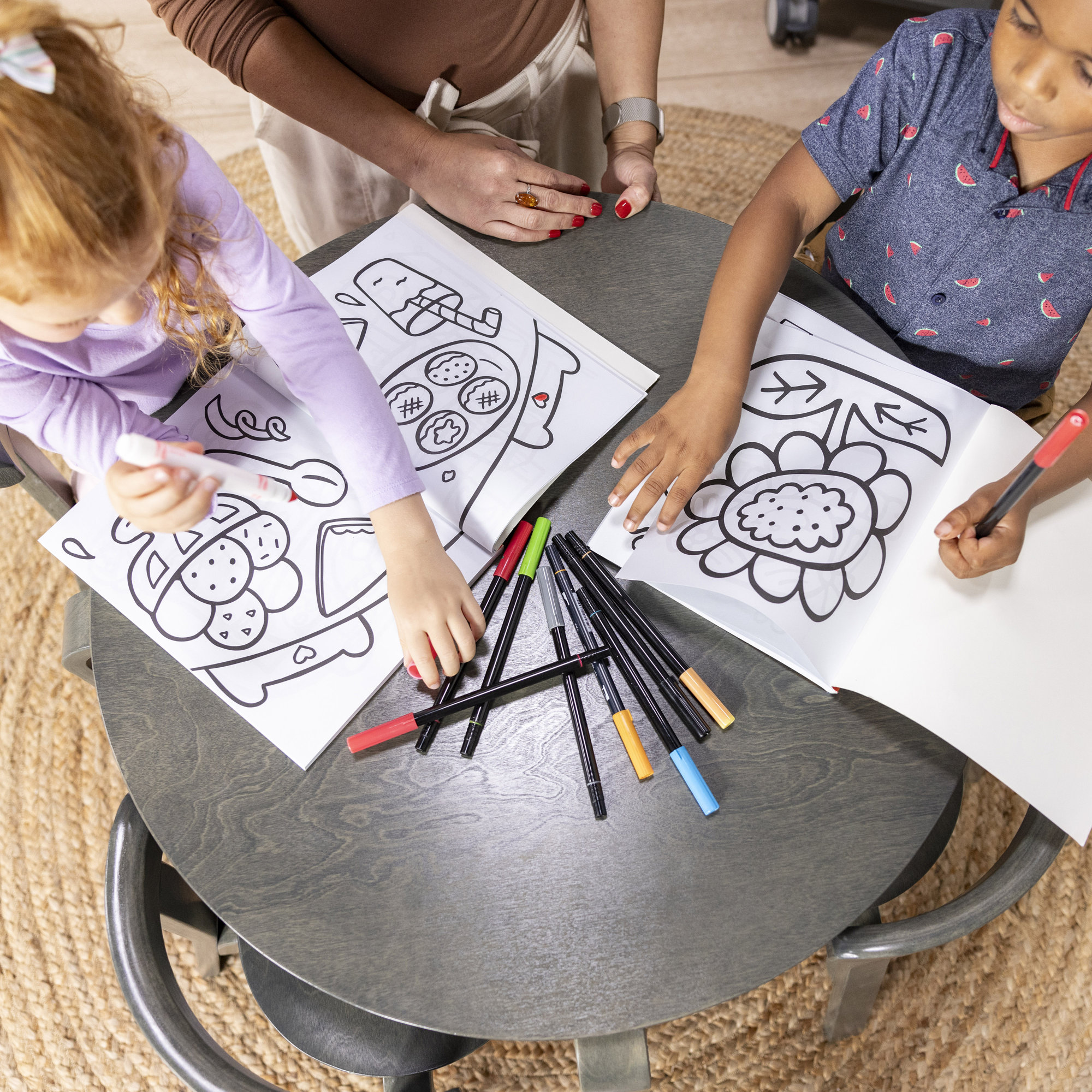 ECR4Kids Bentwood Round Table and Curved Back Chair Set, Kids Furniture, 5-Piece, Gray Wash