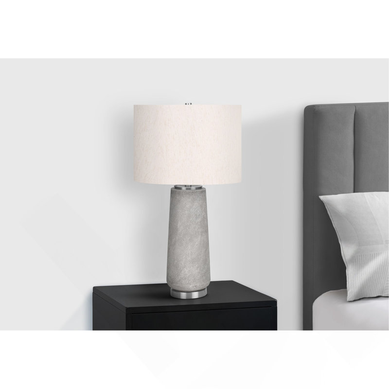 Lighting, H 29 po, lampe de table, résine grise, abat-jour ivoire / crème, moderne