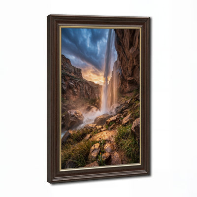 Chute d'eau en cascade vers le bas Rocky Canyon Walls, art mural