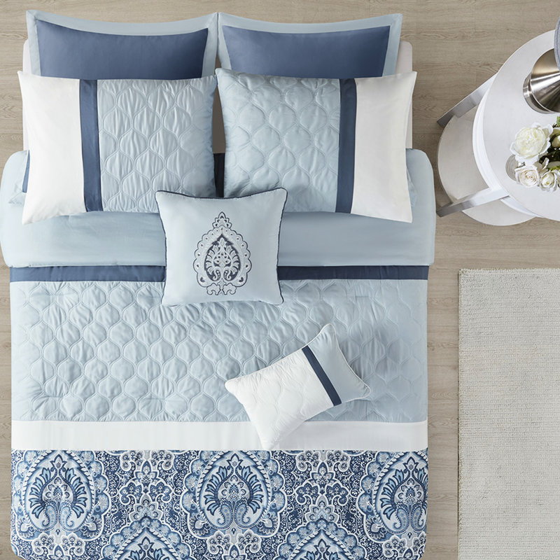 764614985-E60E Comforter