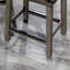 Tabouret de comptoir 24 po, finition blanc antique, siège en cuir noir-1448202402