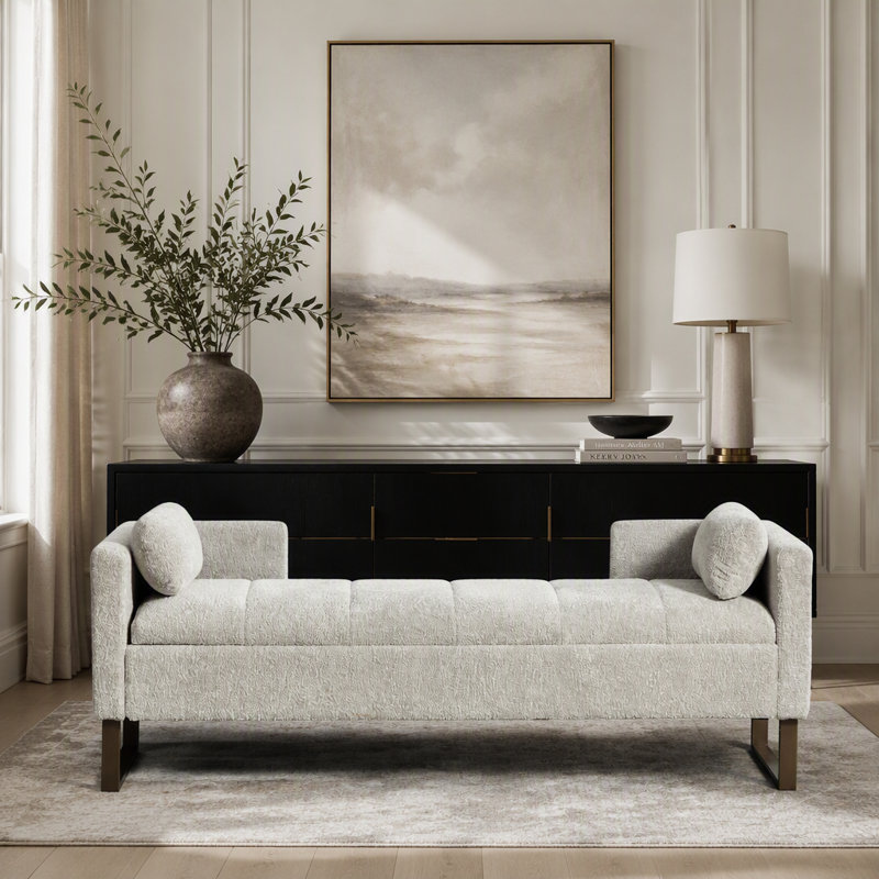 Banc de rangement gris clair 63,98 po avec accoudoirs et dossier, pieds en métal noir pour le vestibule de la chambre à coucher du salon