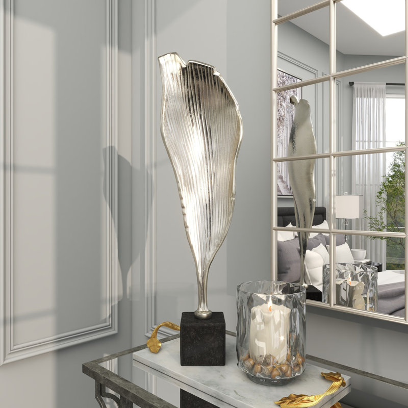 Sculpture Frejya, Argent, H 29,95 po x l 7,9 po x P 4,15 po