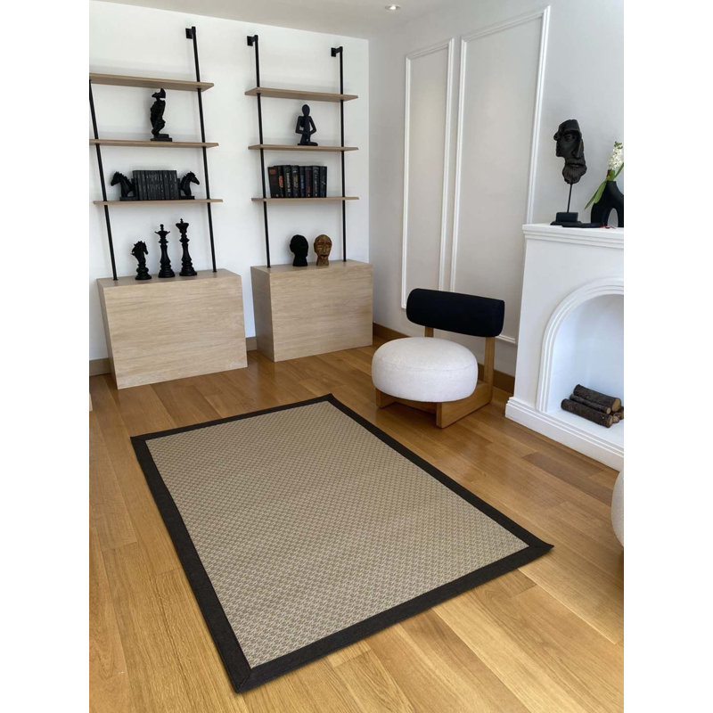 Tapis Olalla, Carré 2 pi 7 po