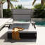 Double chaise longue de patio réglable, lit de jour moderne en acier près de la piscine