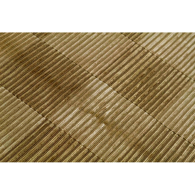 Himalayan Wool Checkered Area Rug in Brown