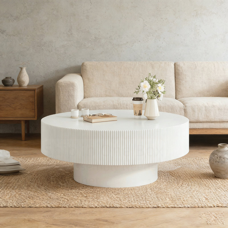 Table ronde contemporaine avec rainures et pieds cylindriques, facile à assembler et polyvalente pour les espaces de vie modernes