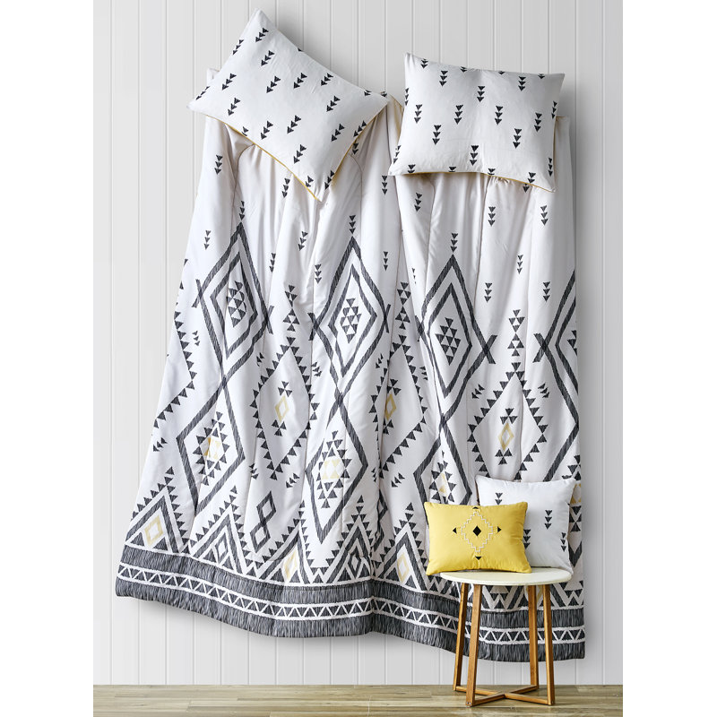 Wanderer Polyester Channel Comforter, Queen Comforter  + 2 Shams + 2 Throw Pillows
