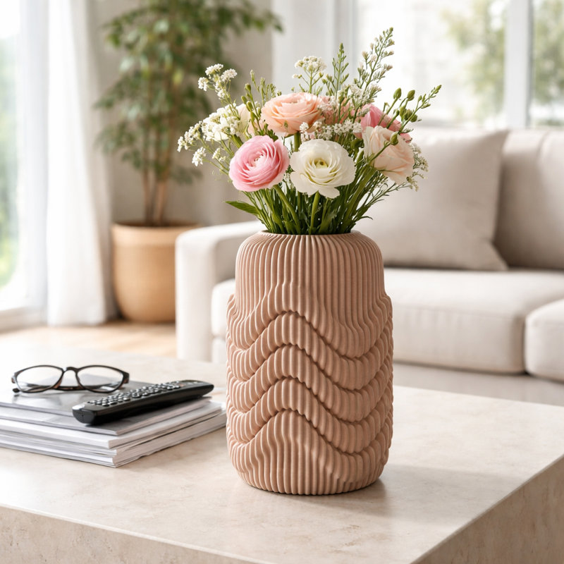 Vase décoratif moderne à nervures sculptées Modern, H 15 po x l 9 po x P 9 po