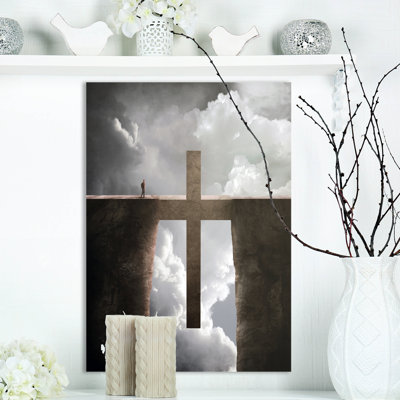 " Big Cross Between Two Cliffs "