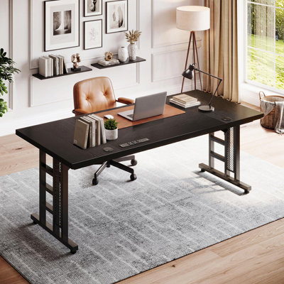 Bureau de direction Montoya 78 "avec prises de courant, grand bureau d'ordinateur à panneau épaissi pour bureau personnel, noir