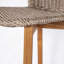 Tabouret de bar d'extérieur en bois fini teck avec osier brun clair, ensemble de 2