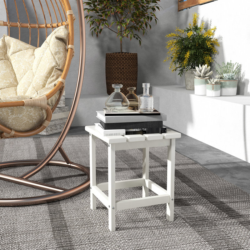 Table d'appoint carrée de 38 cm (15 po) résistante aux intempéries, idéale pour véranda, piscine ou balcon. Robuste, supporte une charge de 50 kg (110 lb). Couleur : blanc.
