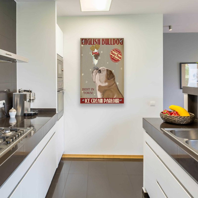 «English Bulldog Ice Cream» par Fab Funky, art mural en verre acrylique, H 36 po x l 24 po x P 0,2 po