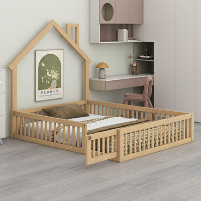 Lit plateforme avec garde-corps House
