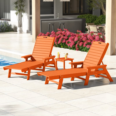 Laguna Outdoor Chaise Lounge with Table