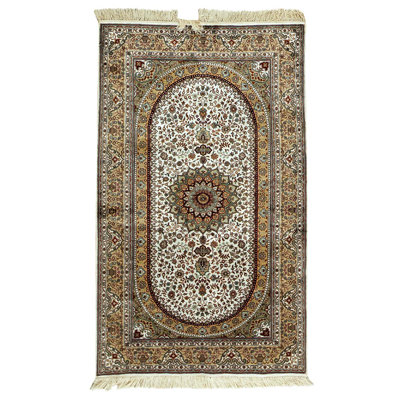 Tapis oriental en soie noué à la main de style oriental ivoire / beige