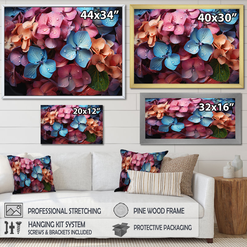 «Pink Blue Hydrangea Collage Of Natures» sur impression sur toile, Cadre flottant doré, H 30 po x l 40 po x P 1,5 po