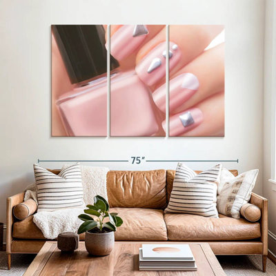 «Pretty Pink Nails»