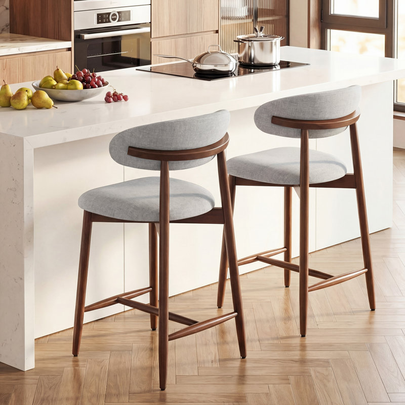 Tabouret de comptoir rembourrÃ© de 25 po avec dossier incurvÃ© et piÃ¨tement en bois massif, Gris clair, 2