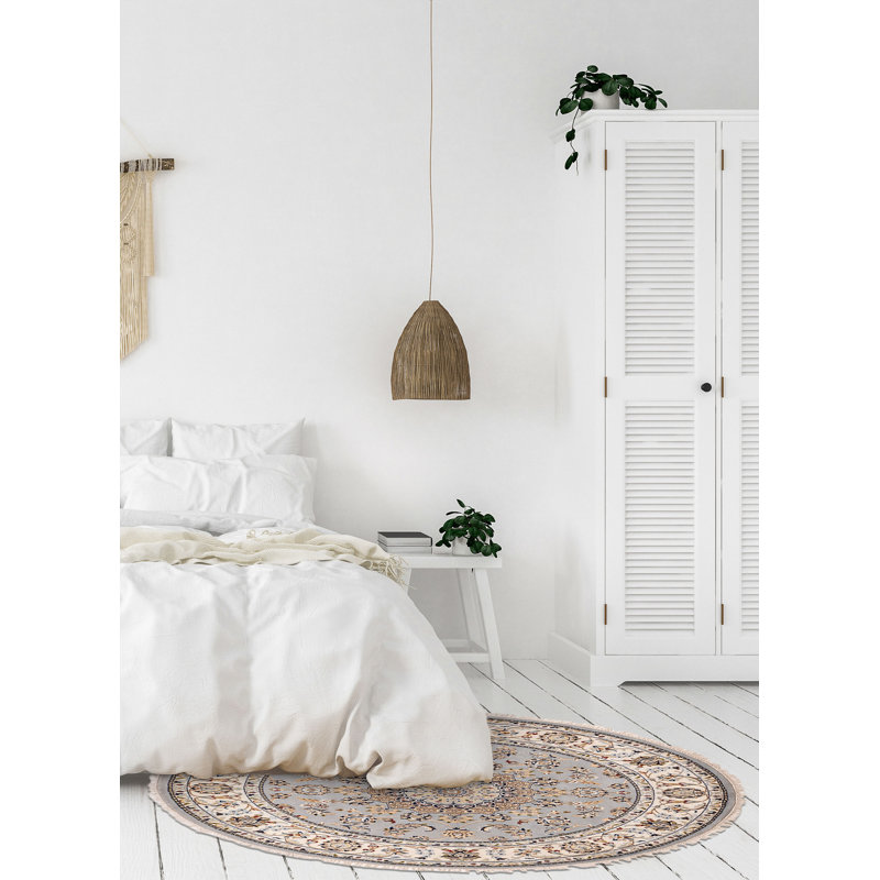 Tapis gris Nain 5 pi 2 po x 5 pi 2 po