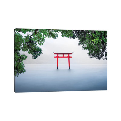 «Red Torii Gate» par Jan Becke - reproduction de photo sur toile tendue
