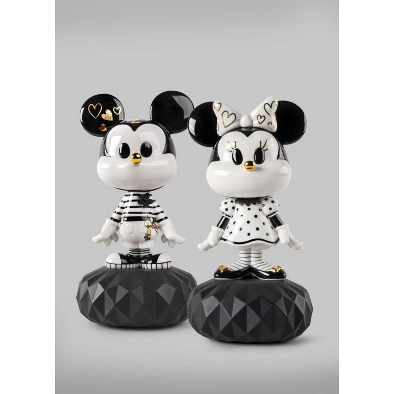 Minnie In Black And White