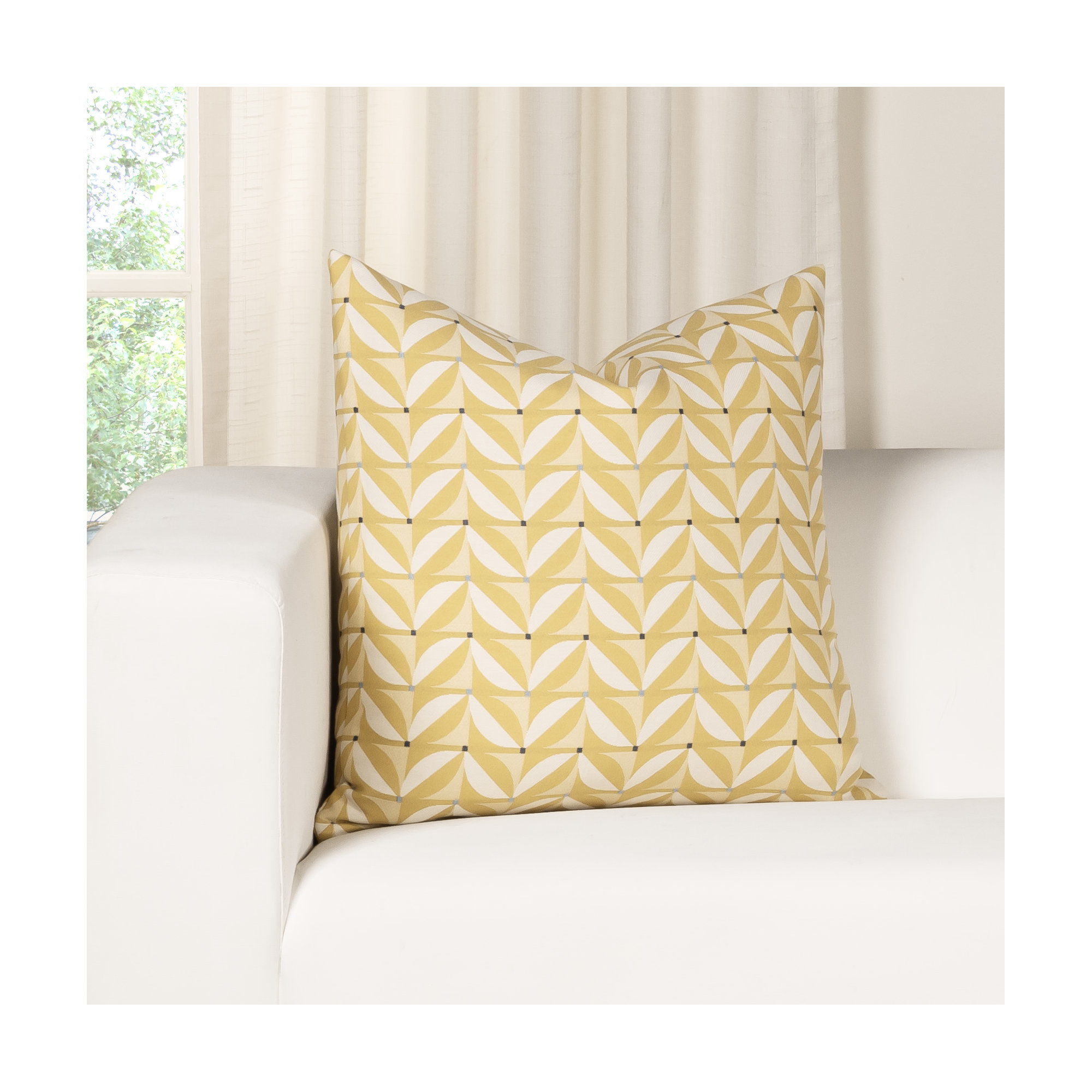 Mattelynn Geometric Indoor/Outdoor Throw Pillow, Green, 
Square 17"