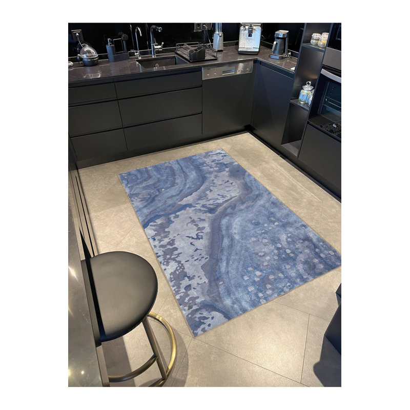 Tapis bleu délavé à motif abstrait et créatif, Carré 4 pi 11 po 