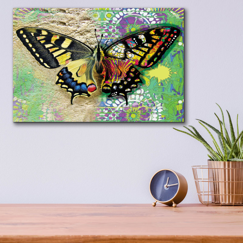 «Exposed Butterfly» par Dean Russo Studios, art mural en verre acrylique, H 12 po x l 16 po x P 0,13 po