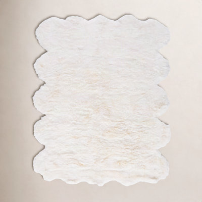 Mera White Handmade Sheepskin Rug