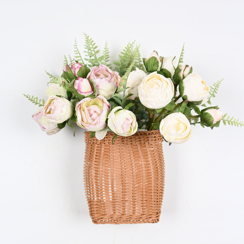 Arrangement floral de pivoines artificielles printemps avec panier pour porte d'entrée murale, Crème, crème