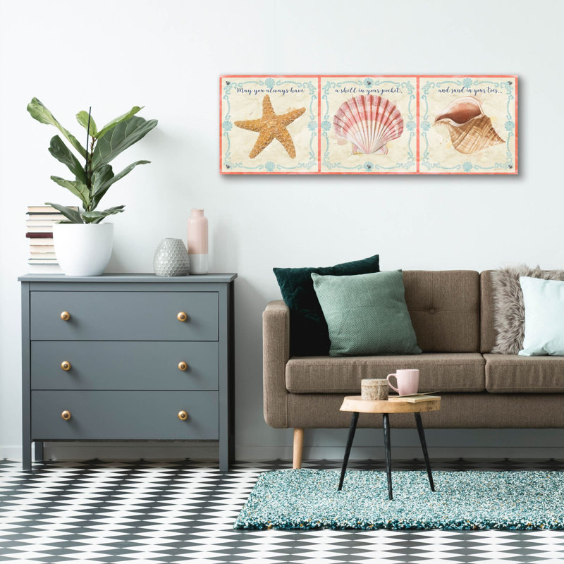 «Sea Shells E» par Jean Plout, art mural en verre acrylique, 48 po x 16 po, 48 po x 16 po