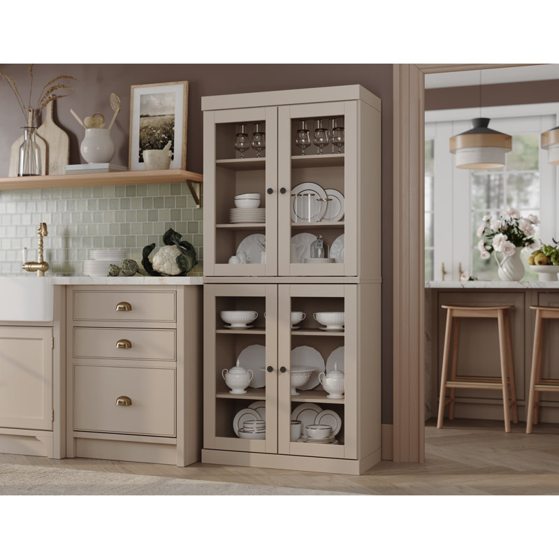 Garde-manger 32 po Kaniesha en bois massif avec portes en verre transparent et tablettes réglables, Beige
