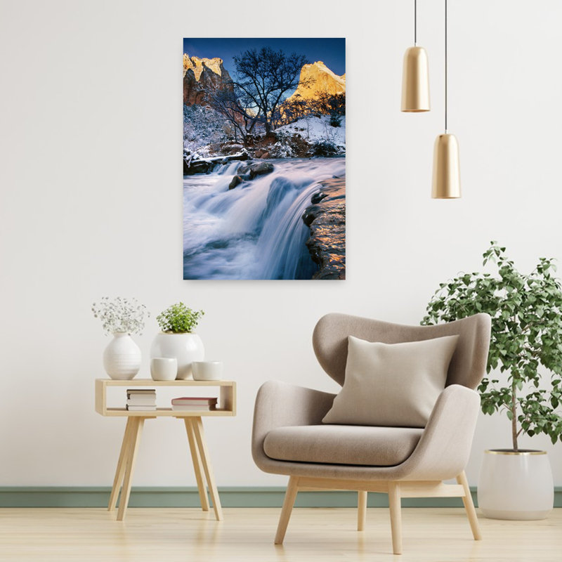 Chute d'eau au-dessus de roches, art abstrait contemporain, montagne, tranquille, H 36 po x l 24 po