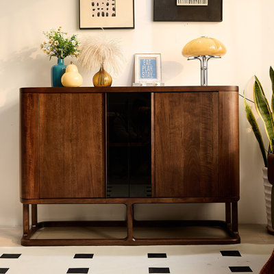 Nordic-style modern and simple sideboard