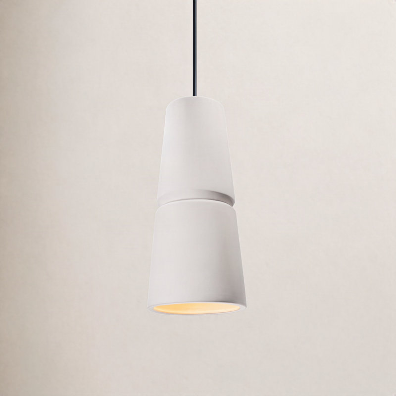 Luminaire suspendu conique à 1 lumière Logan, H 13,5 po x l 6 po x P 6 po, Bisque, Nickel brossé