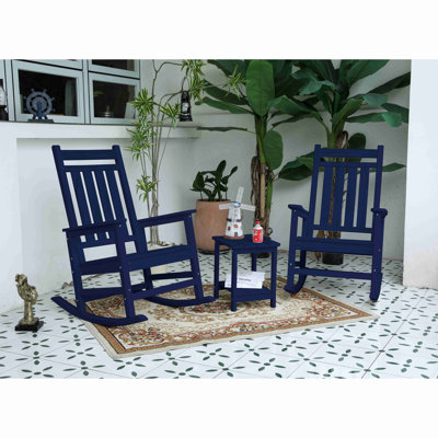 Ensemble de chaises berçantes toutes saisons avec table d'appoint, ensemble de chaises berçantes 3 pièces à texture de bois (comprend 2 chaises berçantes et 1 table)