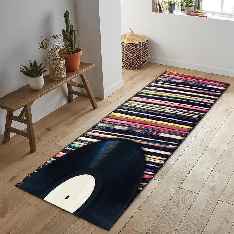 Non Woven Soft Printed Rug with Intricate Floral Pattern Ideal for Modern and Classic Interiors, Rectangle 5'3" x 7'7"
