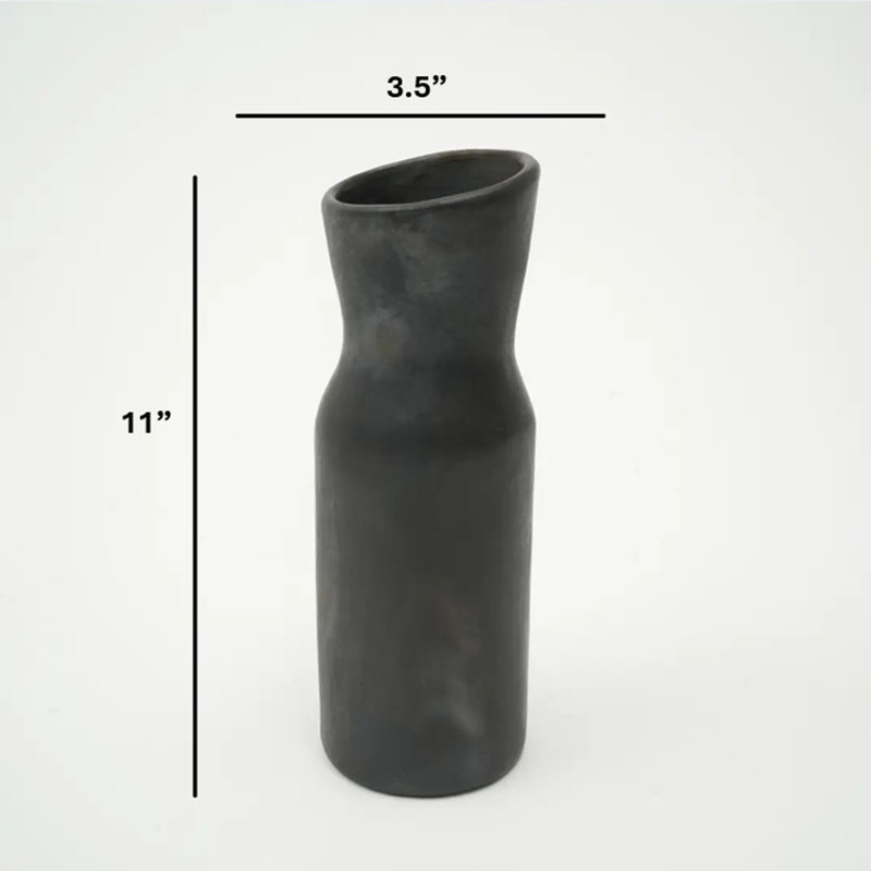 Vase | Vase noir Longpi Pottery | Décoration tribale fabriquée à la main | 3,5 x 3,5 x 11 po 