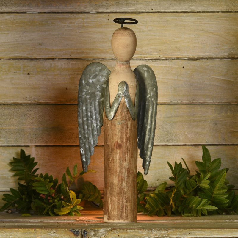 Ange en bois et métal à la prière, H 12 po x l 5 po x P 2 po