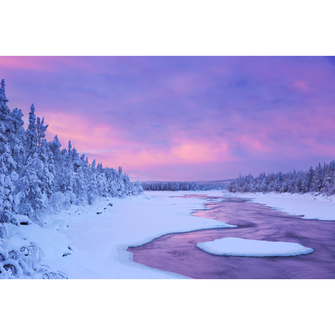 Sonnenaufgang über Stromschnellen im Winter von Sarawinter - Leinwandbild